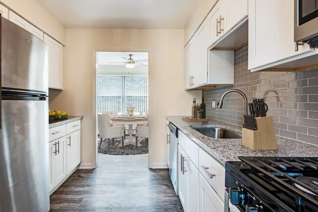 Building Photo - Emerald Springs Apartment Homes