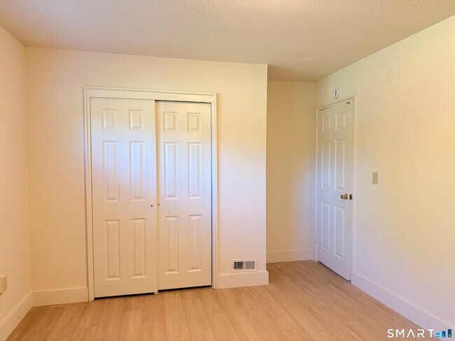 Building Photo - 44 Montoya Cir