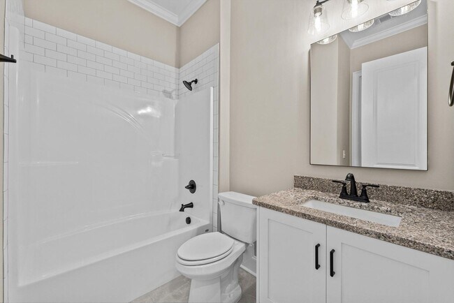 Building Photo - 565 River Oaks Ln