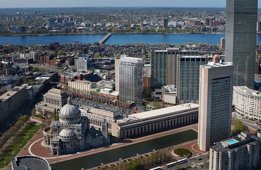 Building Photo - 30 Dalton St