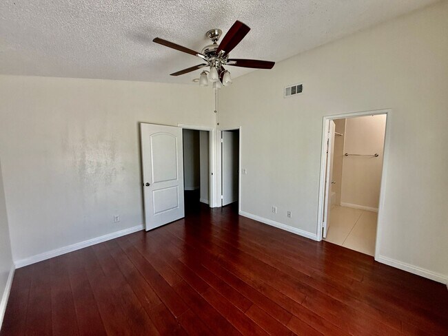 Building Photo - 3466 Siskiyou Cir