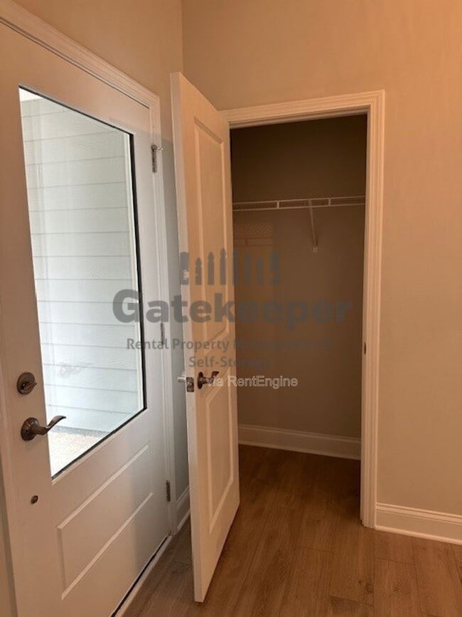 Building Photo - 505 Colebrook Wy