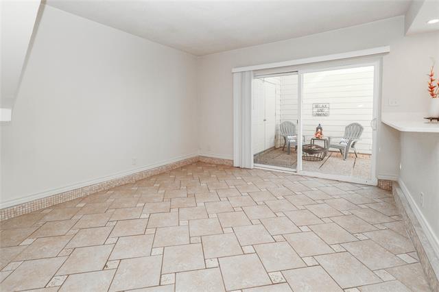 Building Photo - 1963 Shorewood Dr