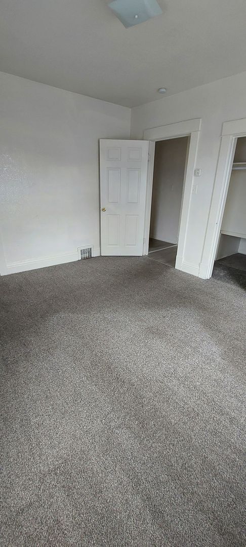 Building Photo - (1614 8th Ave)