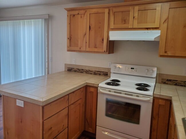 Building Photo - 3259 McKern Pl