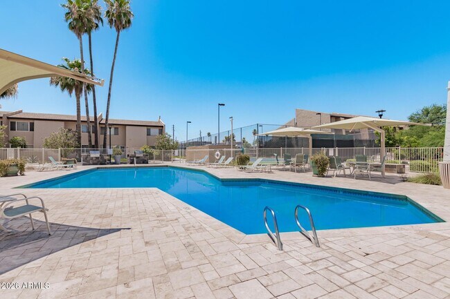 Building Photo - 8055 E Thomas Rd