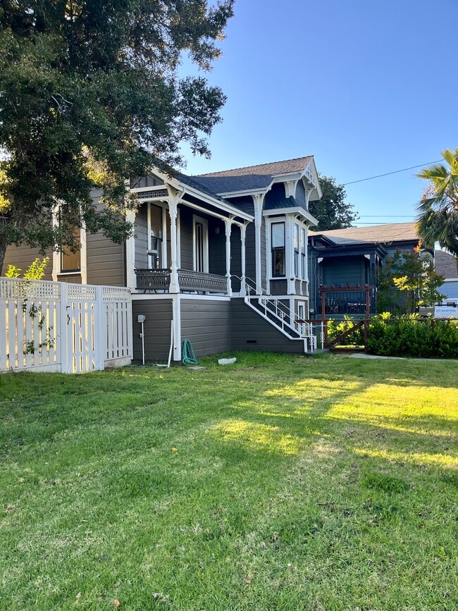 Building Photo - 1535 9th St