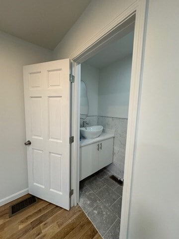 Building Photo - 4 Hilton St