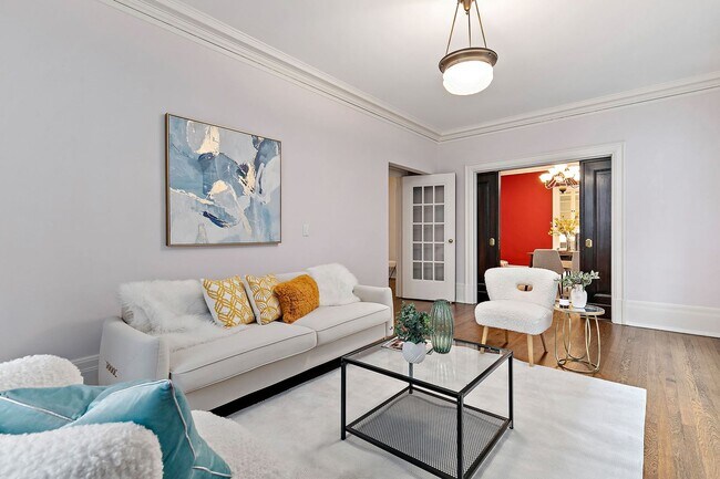 Building Photo - Historic Charm 2 Bed 1 Bath Condo on First Hill