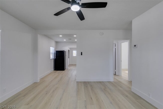 Building Photo - 254 W Basic Rd