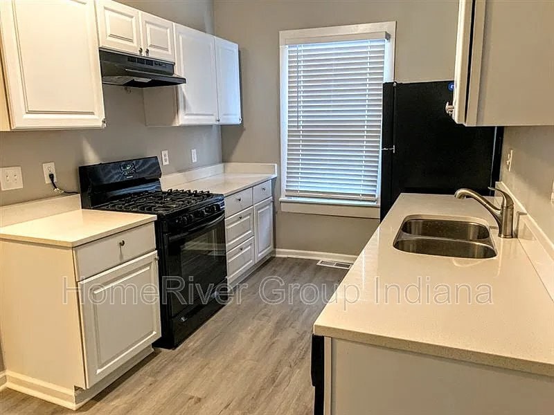 Building Photo - 226 Elliott Ave