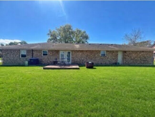 Building Photo - 509 Light St