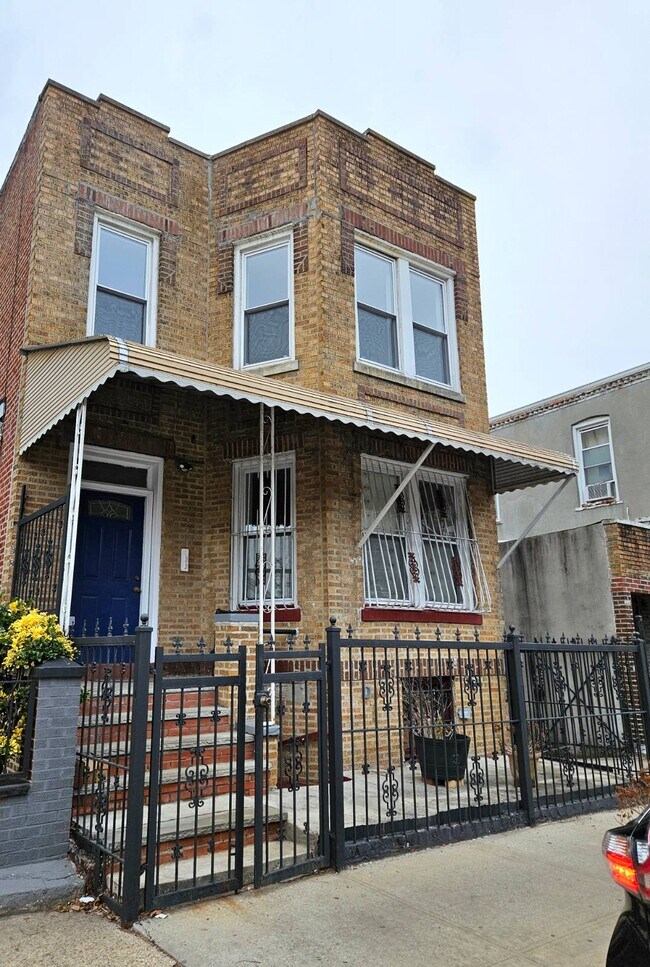 Building Photo - 312 E 26th St