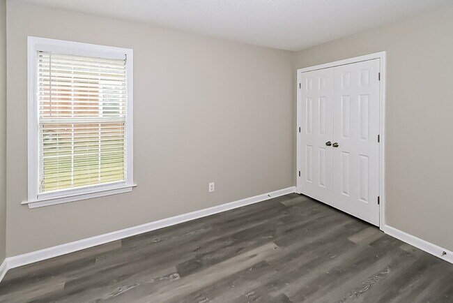 Building Photo - 7878 Meadow Ridge Ln