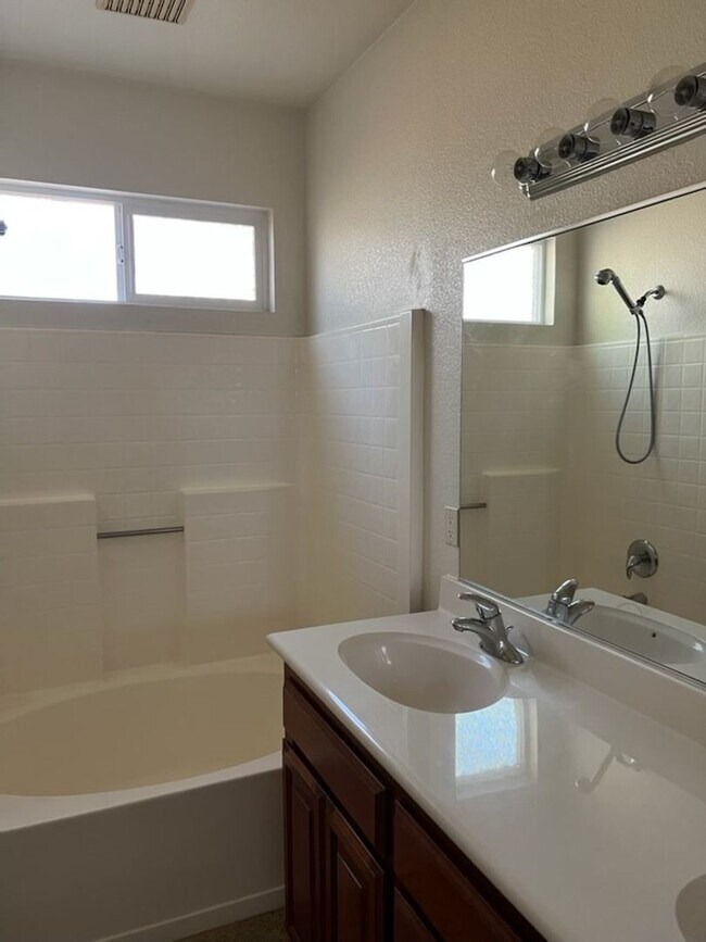 Building Photo - 9632 Spring Breeze Ct