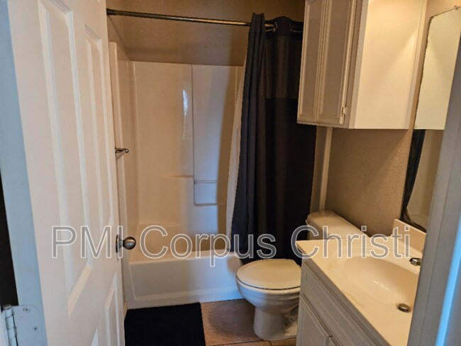 Building Photo - 2337 Handlin Dr