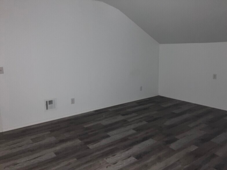 Building Photo - 51 Holly Dr