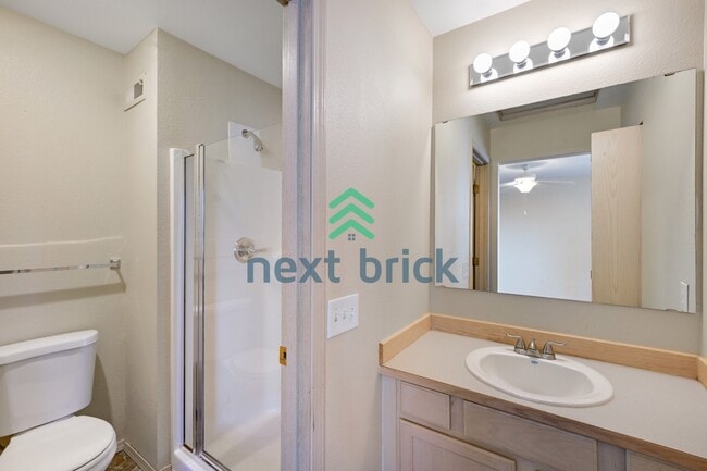Building Photo - Spacious 3-Level Condo with 2-Car Garage, Mt. Rainier Views & Turnkey Comfort in Bonney Lake