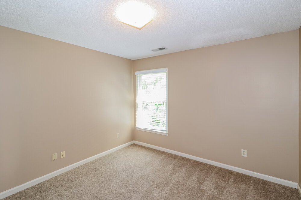 Building Photo - 2279 Hickory Path Dr