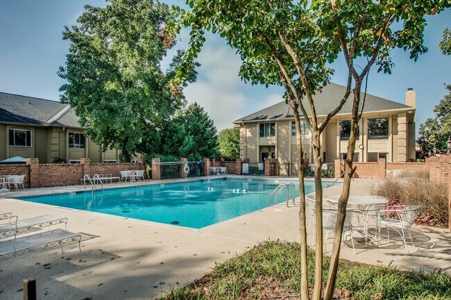 Building Photo - Awesome 2BE/2BA condominium at Lions Head!