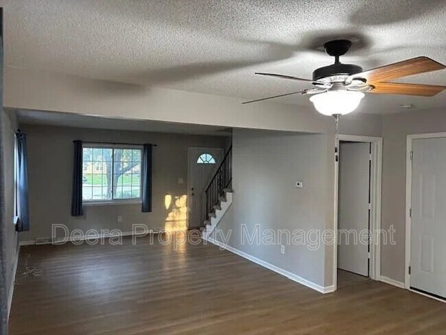 Building Photo - 9616 Hadley Dr