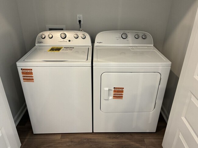 Building Photo - W2045