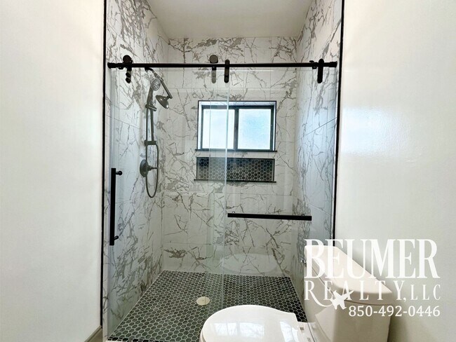 Building Photo - Charming Updated 2br/1ba Mid-Century Cottage