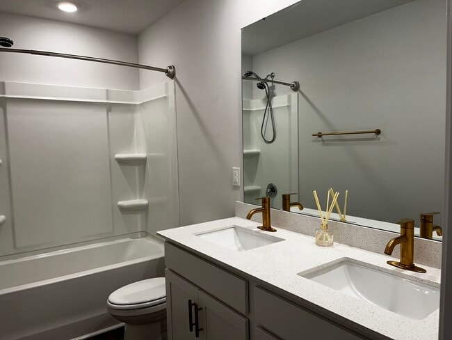 Building Photo - Beautiful Home in New Bern West