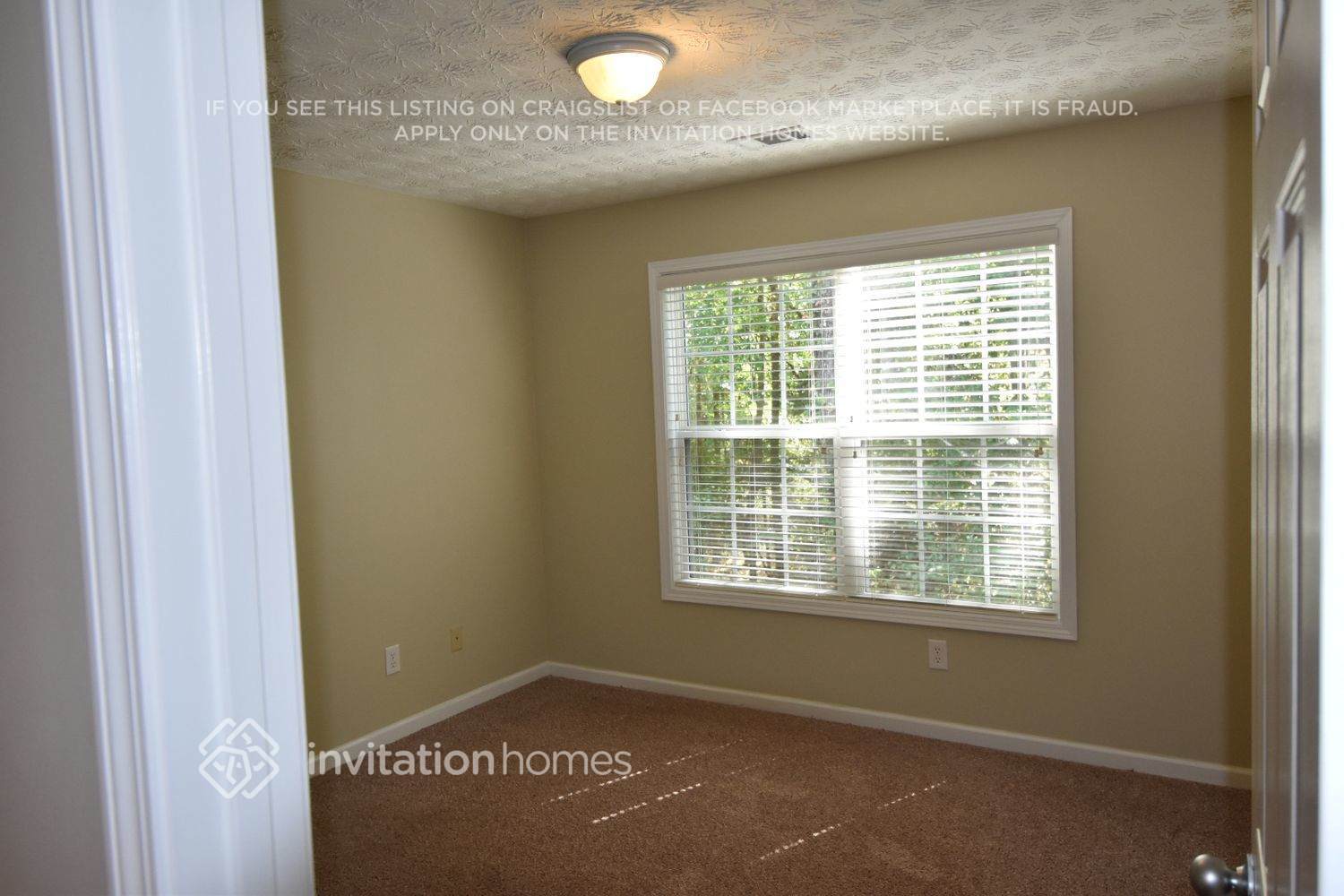 Building Photo - 1521 River Song Way