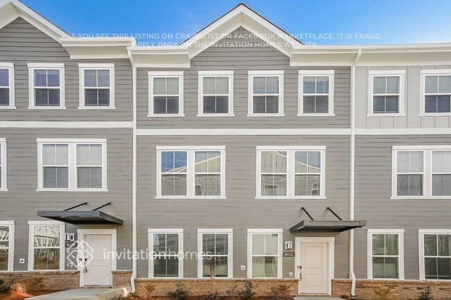 Building Photo - 8032 Roest Ln