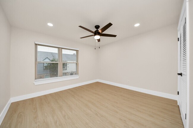 Building Photo - 14647 Perthshire Rd