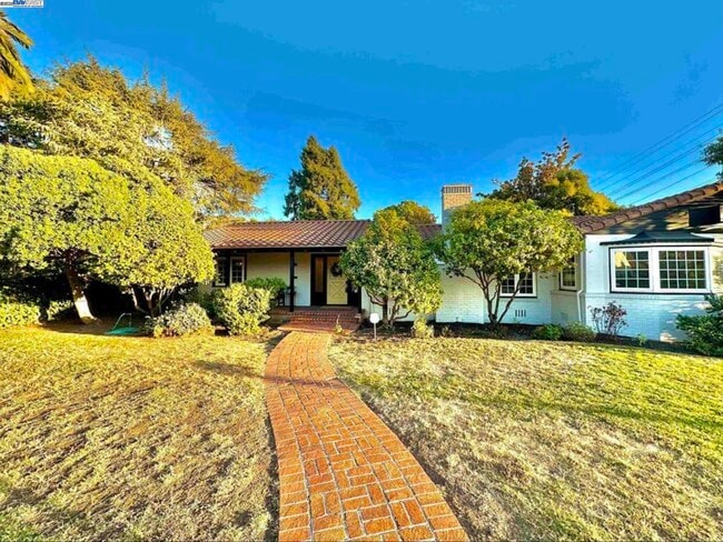 Primary Photo - 915 Estudillo Ave