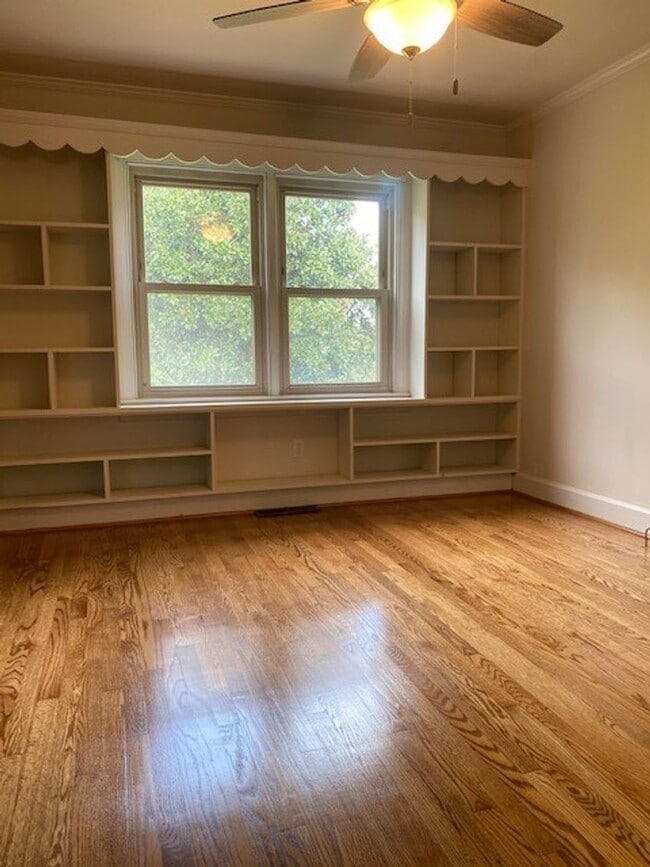 Building Photo - 819 Old Smith Chapel Rd