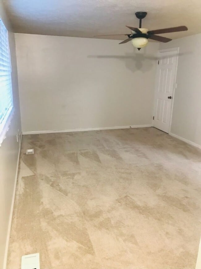 Building Photo - Charming 3-Bedroom Townhome in Hampton, VA ?