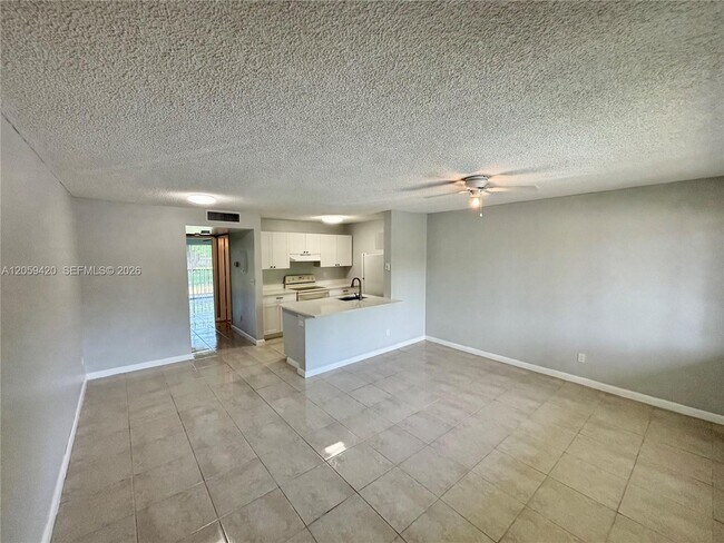 Building Photo - 1822 Meadows Cir
