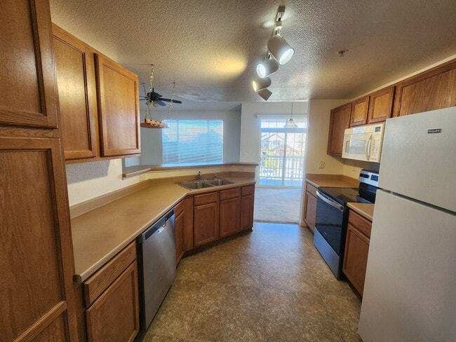 Building Photo - 5755 N Genoa Way