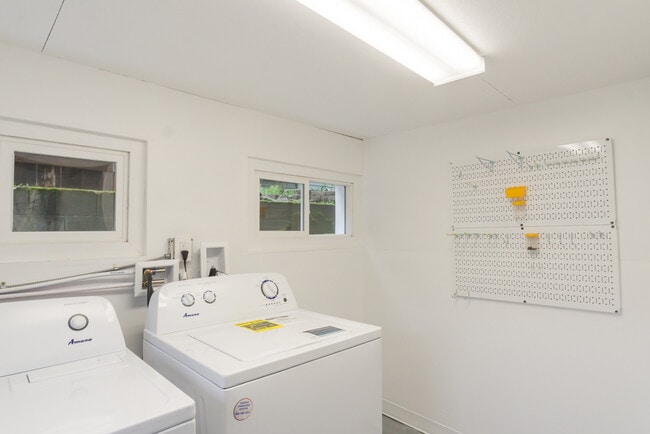 Building Photo - 7547 26th Ave NW