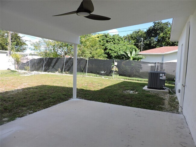 Building Photo - 849 NW 12th St