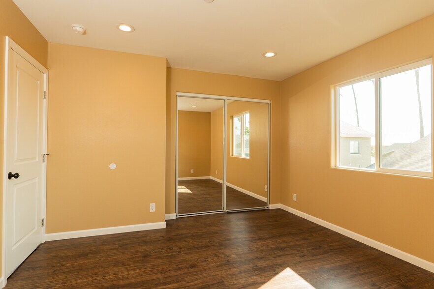 Room 3 - 938 S Bernal Ave