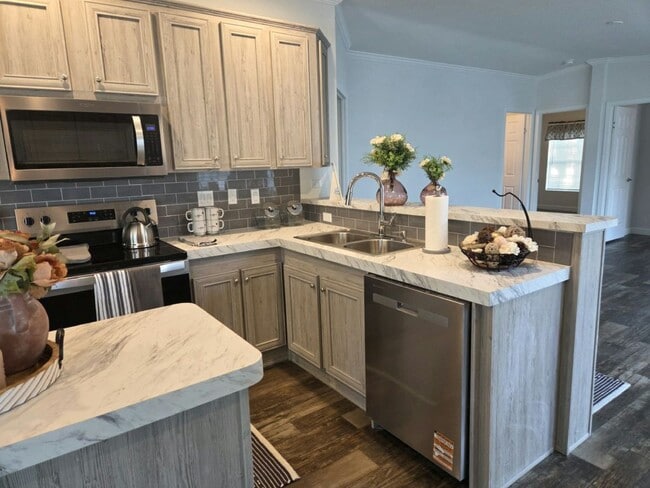 Building Photo - 4030 Christopher Cir