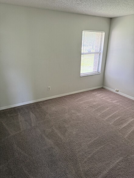2nd bedroom - 9211 Palm Tree Dr