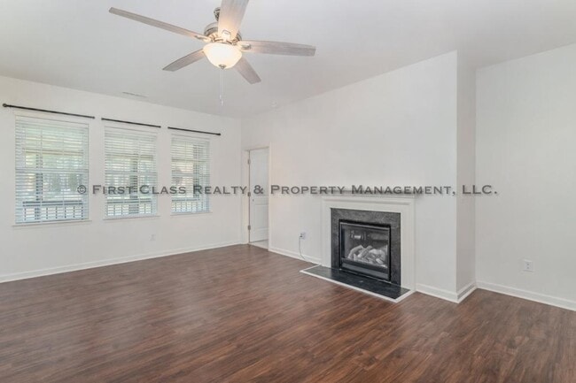 Building Photo - 46 S Great White Way