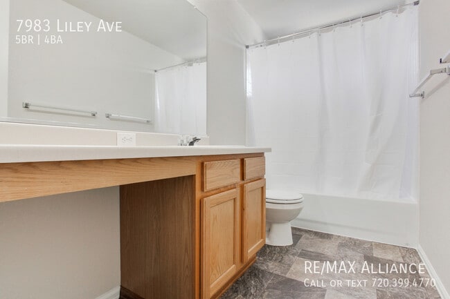 Building Photo - 7983 Liley Ave