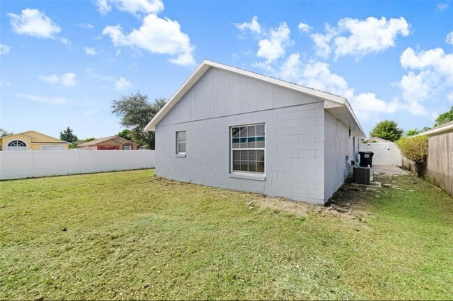 Building Photo - 1965 Teaberry Ct