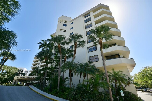 Building Photo - 170 Ocean Ln Dr