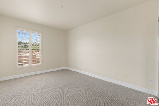 Building Photo - 4202 Whitsett Ave