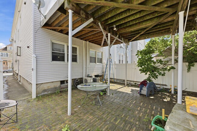 Building Photo - 164 W 31st St