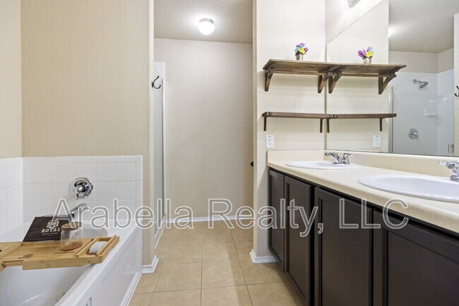 Building Photo - 11726 Caraway Hill
