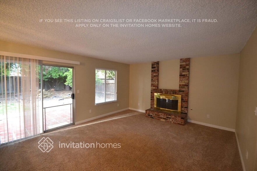 Building Photo - 1515 Woodland Oaks Way