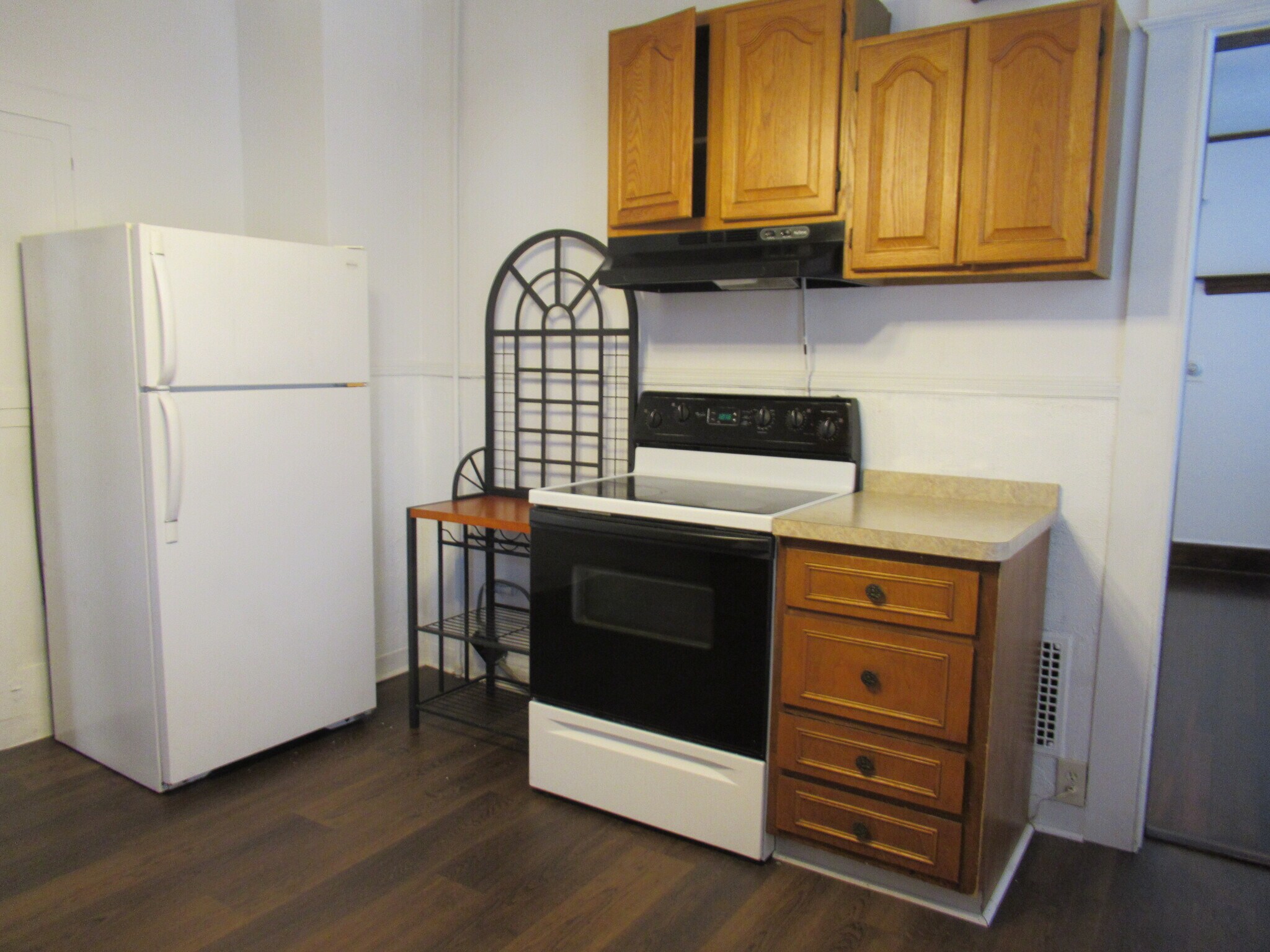 Building Photo - 55 Eaton St